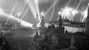96 лучей прожекторов озарят площадь Победы в Благовещенске - gtrkamur.ru