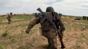 Амурские военные уничтожили мобильные группы условного противника - gtrkamur.ru