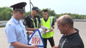 Амурских водителей призывают нанести на грузовики световозвращающие наклейки - gtrkamur.ru
