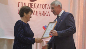 Депутатов-учителей отметили в Бурейском округе в рамках Года педагога и наставника - gtrkamur.ru
