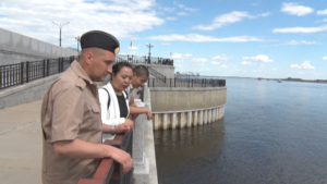 Благовещенские пограничники вытащили из воды двоих подростков - gtrkamur.ru