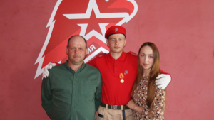 Амурчанин получил высшую юнармейскую награду за подвиг на пожаре - gtrkamur.ru