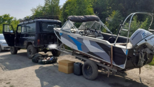 В Приамурье двоих браконьеров на лодке поймали на добыче косули - gtrkamur.ru