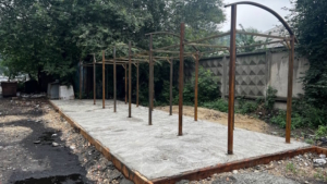 Контейнерные площадки строят и обновляют в Белогорске - gtrkamur.ru