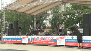 Более 80 тысяч рублей собрали амурским бойцам в зоне СВО на благотворительном концерте - gtrkamur.ru