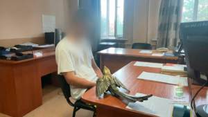 Полиция нашла вандалов, повредивших скульптуру на благовещенской набережной - gtrkamur.ru