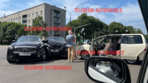 Тройное столкновение: в аварии в Благовещенске пострадали люди - gtrkamur.ru