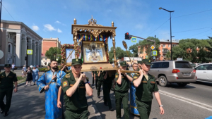 Крестный ход с Албазинской иконой Божией Матери прошел в Благовещенске - gtrkamur.ru