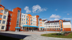 Желающие успевают внести свое предложение имени для самой крупной школы в ДФО - gtrkamur.ru