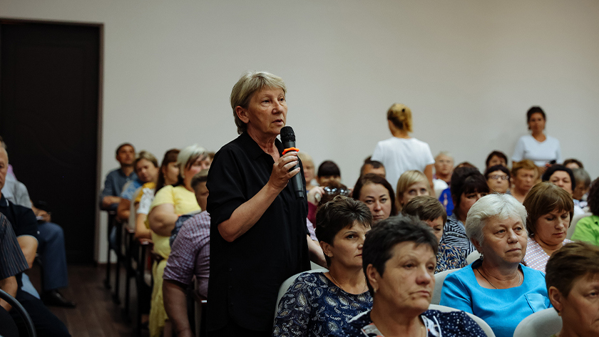 Орлов поручил поддержать аграриев, готовых ремонтировать дороги - gtrkamur.ru