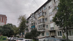 Ребенок выпал из окна пятого этажа в Благовещенске - gtrkamur.ru