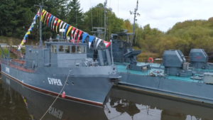 40-тонный катер подарили юным морякам из Свободного - gtrkamur.ru