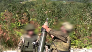 Амурские контрактники учились уничтожать блиндажи противника из минометов - gtrkamur.ru