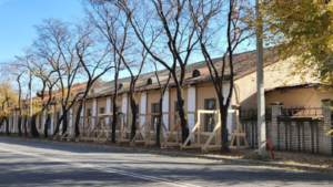 Крышу исторического здания военного госпиталя отремонтируют в Благовещенске - gtrkamur.ru