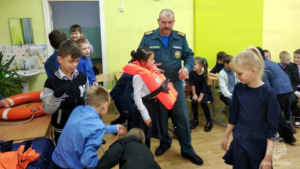 Благовещенским школьникам рассказали о поведении на водоёмах зимой - gtrkamur.ru