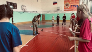 Тактическую медицину осваивают школьники Сковородинского округа - gtrkamur.ru