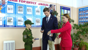 Благовещенского школьника наградили за помощь в поимке угонщика велосипеда - gtrkamur.ru