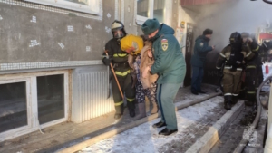 Из-за пожара в благовещенской многоэтажке эвакуировали жильцов - gtrkamur.ru