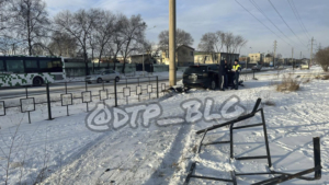 В Благовещенске виновник аварии возместит ущерб за поврежденное ограждение - gtrkamur.ru