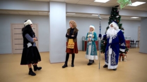 Репетиции новогодних утренников начались в обновленном ДК села Среднебелая - gtrkamur.ru