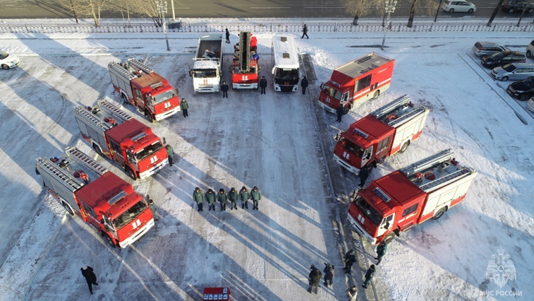 Автопарки пожарных частей Приамурья пополнили 9 спецмашин - gtrkamur.ru