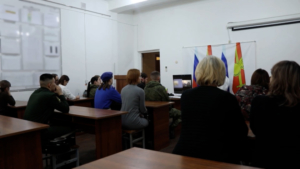 Амурские участники СВО увиделись с семьями с помощью видеосвязи - gtrkamur.ru