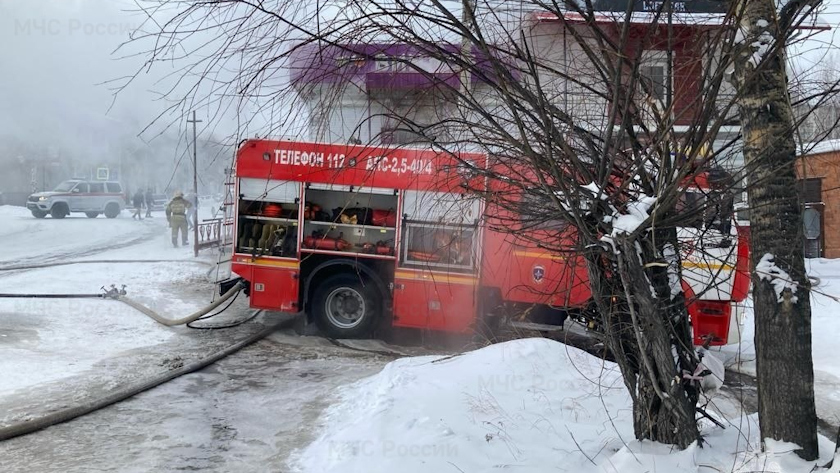 Магазин загорелся в Тынде, а в Белогорске от огня пострадали хозпостройки - gtrkamur.ru
