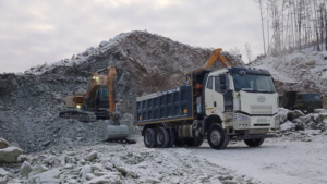 В Приамурье водитель самосвала получил штраф за гибель рабочего по его вине - gtrkamur.ru