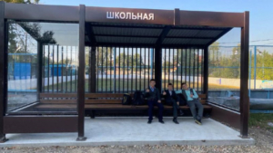 Около полусотни новых павильонов установят на школьных маршрутах - gtrkamur.ru