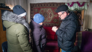Работу пожарных извещателей в многодетных семьях Благовещенска проверила комиссия - gtrkamur.ru