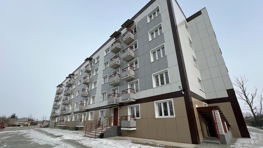 В Екатеринославке ввели в эксплуатацию многоквартирный дом для переселенцев - gtrkamur.ru
