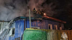 Двое человек погибли при пожаре в частном доме Белогорска - gtrkamur.ru