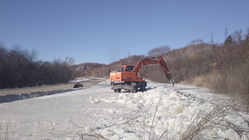 Вода вышла на дорогу Белогорье — Марково - gtrkamur.ru