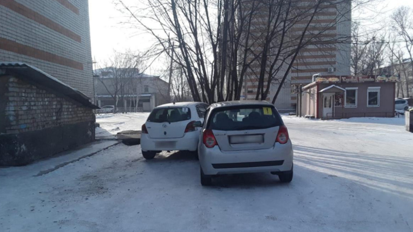 В Белогорске сторож парковки угнал автомобиль и попал на нем в ДТП - gtrkamur.ru