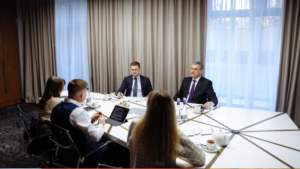 Глава Минвостока встретился с выпускниками программы «Муравьев-Амурский 2030» в Приамурье - gtrkamur.ru