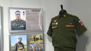 О погибших амурских воинах и работе волонтеров рассказывает выставка в Благовещенске - gtrkamur.ru