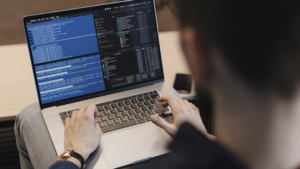 Молодым IT-компаниям стало проще получить господдержку - gtrkamur.ru