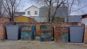 Старые на новые: регоператор Свободного обновляется мусорные контейнеры - gtrkamur.ru