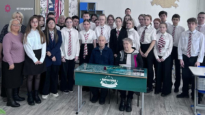 В тындинском лицее открыли «Парту героя» - gtrkamur.ru