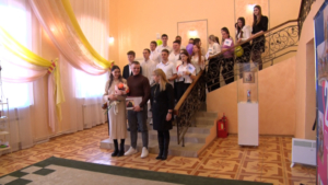 Помолвку влюбленной пары организовали в благовещенском загсе - gtrkamur.ru