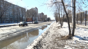Порыв на улице Студенческой сегодня утром застал врасплох жителей областной столицы - gtrkamur.ru