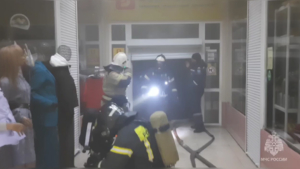 Огнеборцы Зеи потушили пожар в местном торговом центре - gtrkamur.ru