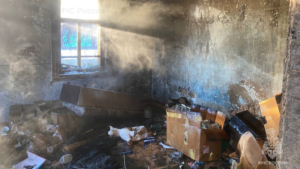 Пожар повредил часть двухквартирного деревянного дома в Благовещенске - gtrkamur.ru