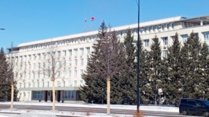 В Приамурье приспустили государственные флаги в память о жертвах теракта в Подмосковье - gtrkamur.ru