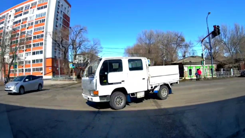 В Благовещенске двух автомобилистов оштрафовали благодаря записи с видеорегистраторов - gtrkamur.ru