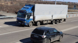 Ежегодное ограничение на движение большегрузов начало действовать в Приамурье - gtrkamur.ru
