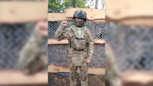 Видеоспасибо с передовой: боец поблагодарил жителей Возжаевки за оборудование для разведки - gtrkamur.ru