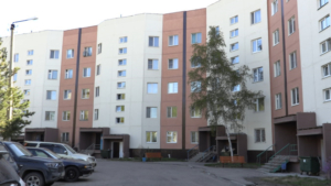 Преображение фасадов многоэтажек в Тынде подходит к финишу - gtrkamur.ru