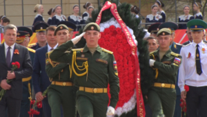 Память героев Великой Отечественной войны почтили на площади Победы в Благовещенске - gtrkamur.ru