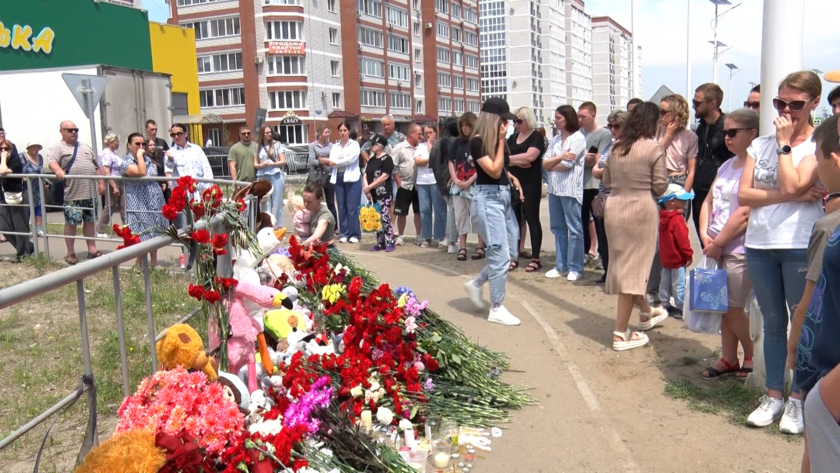 Благовещенцы добиваются установки ограждений на месте аварии с погибшими пешеходами - gtrkamur.ru